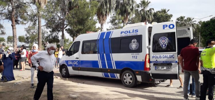 Adana'da motosikletle çarpışan taksi Seyhan Nehri'ne düştü: 2 yaralı