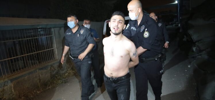 Adana'da polisten motosikletle kaçmaya çalışan iki kişi yakalandı