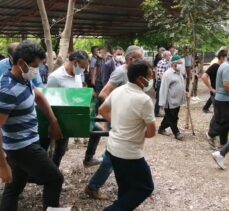 Adana'da top oynarken fenalaşan 8 yaşındaki çocuk hayatını kaybetti