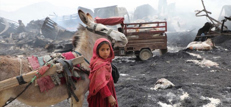 Afganistan'da petrol istasyonunda çıkan yangında 10 kişi öldü