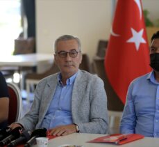 Antalyaspor Kulübü Başkanı Mustafa Yılmaz görevini bırakacağını açıkladı: (1)