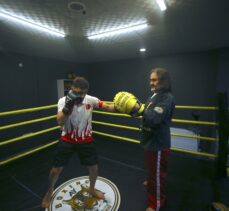 Antrenör baba, Balkan şampiyonu kick boksçu oğlunu müsabakalara hazırlıyor