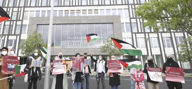 Berlin'de yaşayan Filistinliler Alman medyasının İsrail yanlısı haberlerini protesto etti