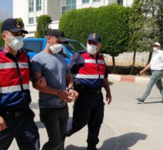 Denizli'de kendilerini polis olarak tanıtarak dolandırıcılık yaptıkları suçlamasıyla 3 şüpheli yakalandı