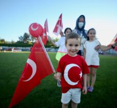 Doğu Marmara ve Batı Karadeniz'de saat 19.19'da İstiklal Marşı okundu