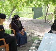 Erzurum'da jandarmadan şehit annesine Anneler Günü sürprizi