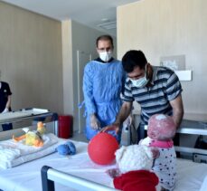 İdlib'de çadır kent yangınından kurtarılan Delal bebek Mersin'de sağlığına kavuştu