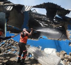 İsrail savaş uçakları Gazze'de bir sünger fabrikasını vurdu