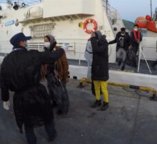 İzmir açıklarında 71 sığınmacı kurtarıldı