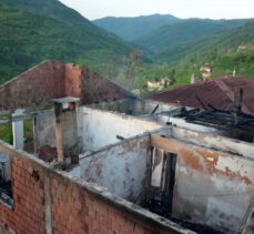 GÜNCELLEME 4- Kastamonu'da çıkan yangında 6 ev hasar gördü