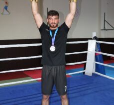 Kick boksta Avrupa şampiyonu olan Batmanlı İslam Ucan, gözünü dünya şampiyonluğuna dikti