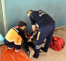 Kırıkkale'de pazar yerinin çatısından terasa düşen çocuk yaralandı