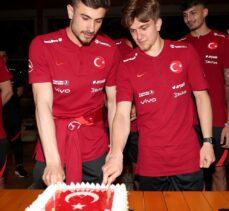Milli futbolcular Dorukhan Toköz ve Rıdvan Yılmaz'ın doğum günü kutlandı