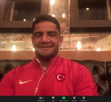Milli güreşçi Taha Akgül, Azdavay ilçesindeki vatandaşlarla çevrim içi söyleşide bir araya geldi