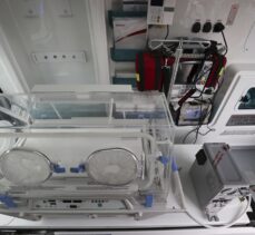 Sağlık Bakanlığınca acil sağlık hizmetine ihtiyaç duyan bebekler özel ambulanslarla taşınıyor