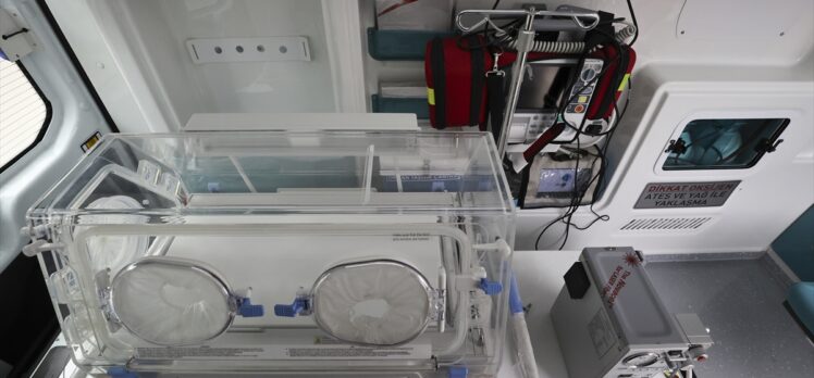 Sağlık Bakanlığınca acil sağlık hizmetine ihtiyaç duyan bebekler özel ambulanslarla taşınıyor