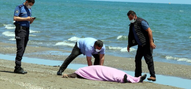 Samsun'da balıkçı teknesinin alabora olması sonucu boğulma tehlikesi geçiren iki kişiden biri hayatını kaybetti