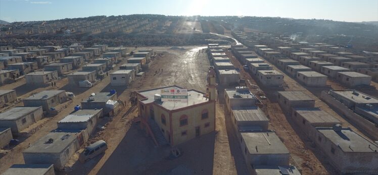 Türk sivil toplum kuruluşları Suriye'de briket evlerden oluşan kamp inşa etti