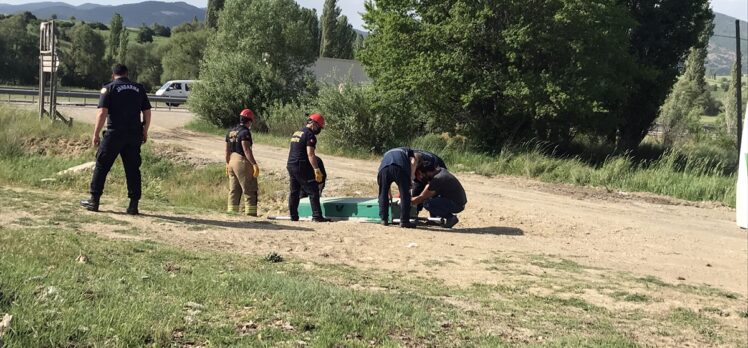 Uşak'ta sulama kanalına devrilen otomobildeki iki kardeş hayatını kaybetti