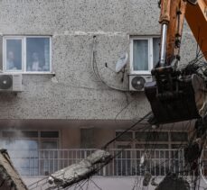 GÜNCELLEME 4 – Zeytinburnu'nda 5 katlı boş bina çöktü