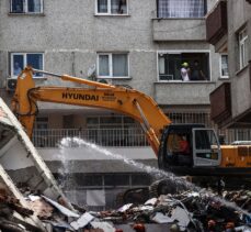 GÜNCELLEME 5 – Zeytinburnu'nda 5 katlı boş bina çöktü
