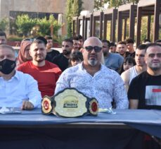 Adana'da Muaythai turnuvası öncesi sporcular bir araya geldi