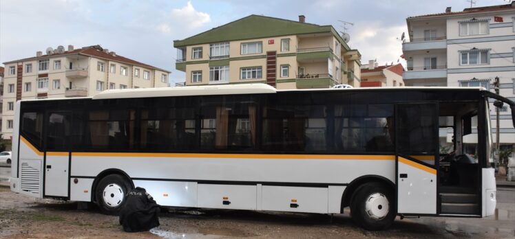 Ankara'da park için manevra yapan otobüsün altında kalan 90 yaşındaki yaşlı adam öldü