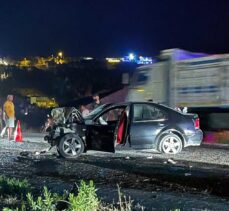 Antalya'da iki otomobil çarpıştı: 1 ölü, 2 yaralı