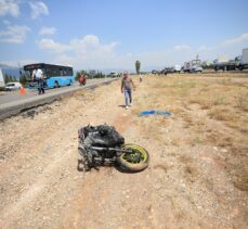 Antalya'da kamyonetle çarpışan motosikletin sürücüsü öldü