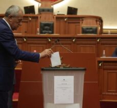 Arnavutluk Meclisi, Cumhurbaşkanı Meta'nın görevden alınmasına yönelik talebi onayladı