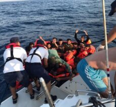 Aydın'da Türk kara sularına itilen 61 sığınmacı kurtarıldı