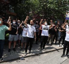 Beşiktaş taraftarları, Sergen Yalçın'ın evinin önünden ayrıldı