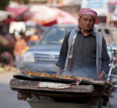 Dünyanın en büyük insani felaketinin yaşandığı Yemen'de riyaldeki değer kaybı yoksulluğu daha da derinleştirdi