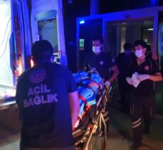 Düzce'de elektrik direğine çarpan otomobildeki 4 kişi yaralandı