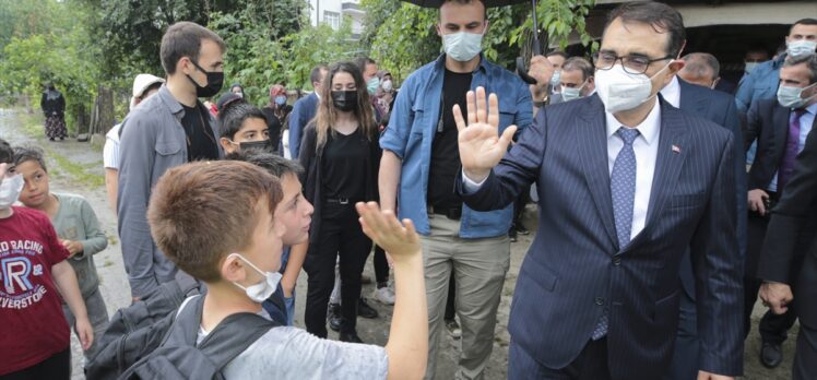 Enerji ve Tabii Kaynaklar Bakanı Fatih Dönmez Sinop'ta halka hitap etti: