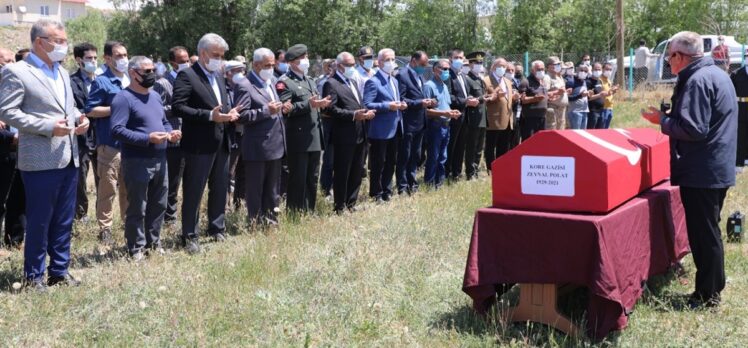 Erzincan'da 92 yaşında vefat eden Kore gazisi Zeynel Polat'ın cenazesi toprağa verildi