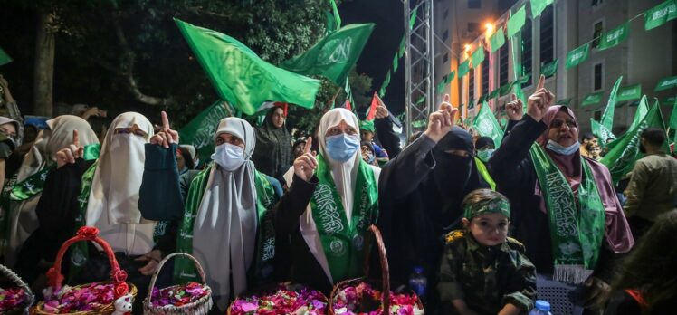Hamas, “direniş gruplarının gösterdiği birlik gibi” ortak bir siyasi tutum çağrısında bulundu