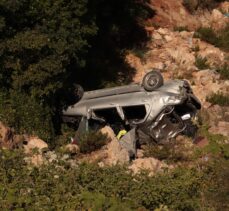 Hatay'da otomobil şarampole devrildi: 1 ölü, 4 yaralı