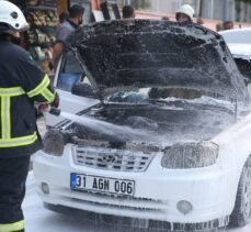 Hatay'da seyir halindeyken alev alan otomobilde hasar oluştu
