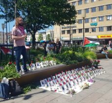 İsrail saldırılarında ölen çocukların fotoğrafları İsveç'te sokakta sergilendi