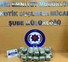 İzmir'de polis, arama yaptığı hafif ticari araçta 26 kilo 140 gram bonzai ele geçirdi