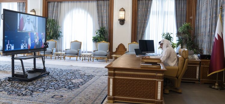 Katar Emiri Al Sani uluslararası yatırımcıları ülkesindeki fırsatlardan yararlanmaya çağırdı