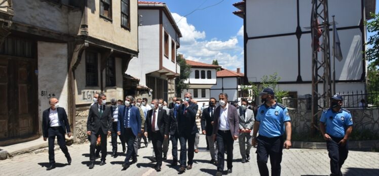 Kültür ve Turizm Bakan Yardımcısı Alpaslan, Sinop'ta restorasyon çalışmalarını inceledi