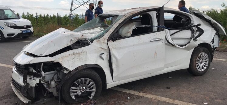 Kuzey Marmara Otoyolu'nda otomobil bağlantı yoluna devrildi: 1 ölü, 2 yaralı