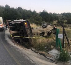 Manisa'da devrilen çekicinin sürücüsü hayatını kaybetti