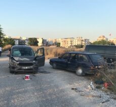 Manisa'da otomobil ile hafif ticari araç çarpıştı: 4'ü çocuk, 8 yaralı