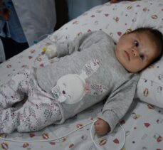 Meliha bebek, hava ambulansıyla kaldırıldığı hastanede yaşama tutundu
