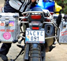Motosikletle Afrika turuna çıkan akademisyen Özbay, diğer kadınları cesaretlendirmek istiyor