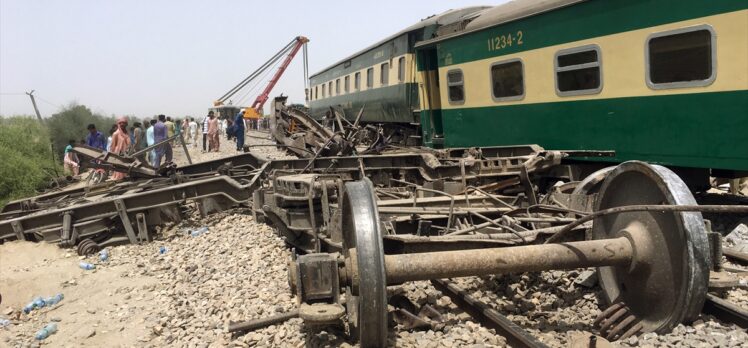 GÜNCELLEME – Pakistan'da tren kazası: 38 ölü, 64 yaralı