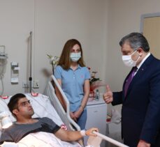 Sağlık Bakanı Koca'dan hastasının bıçaklı saldırısına uğrayan doktor Ertan İskender'e ziyaret
